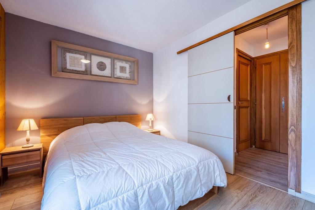 Posteľ alebo postele v izbe v ubytovaní Beautiful 50m with 2 balconies and mountain view