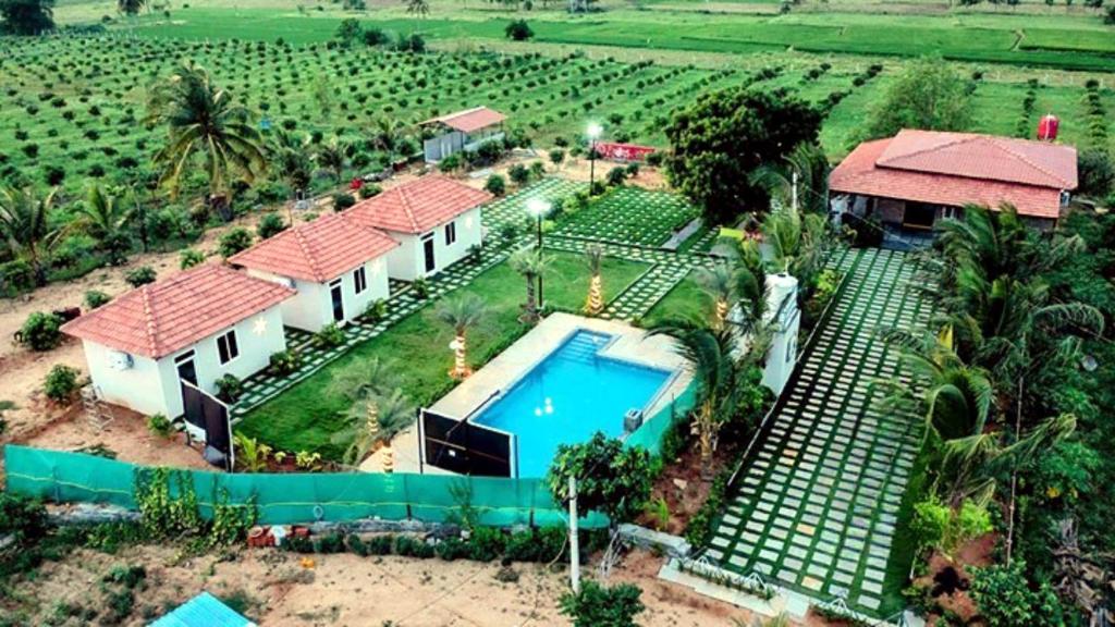 Bazén v ubytování Stone Yard Resort nebo v jeho okolí