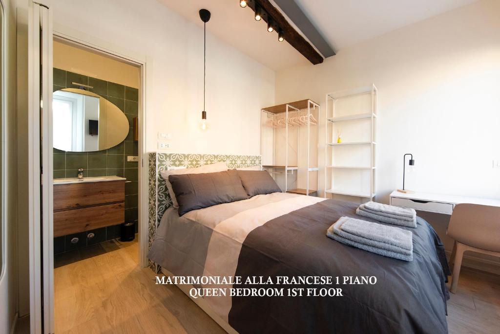 Reggio Center Lovely Rooms - Double Room With Private Bathroom
