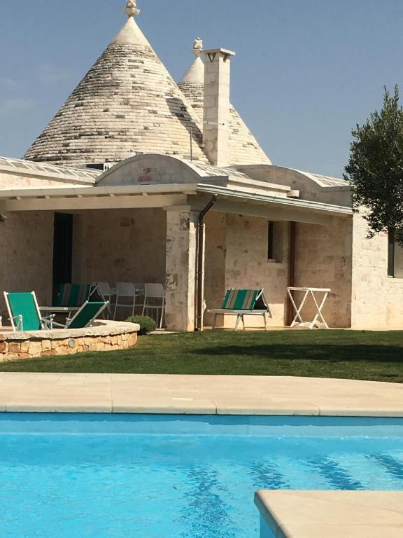 Trullo Amato with exclusive pool