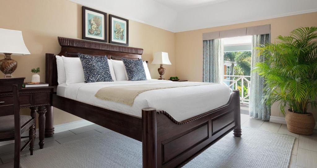 Sandals Ochi Beach All Inclusive Resort - Couples Only - Great House Luxury Room (ML)