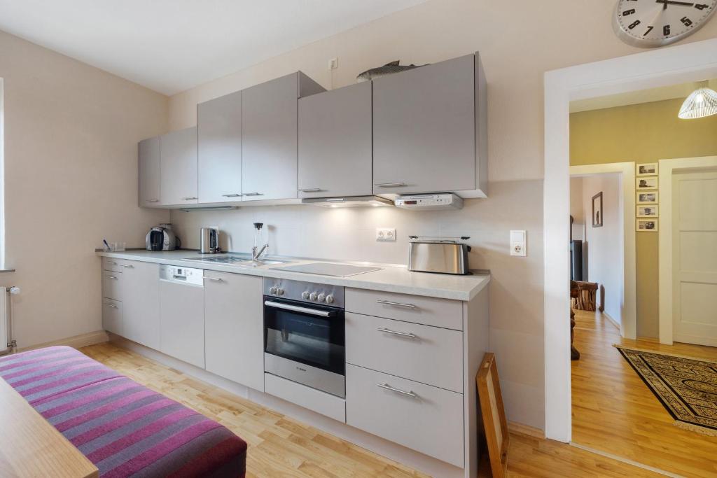 Kuchyň nebo kuchyňský kout v ubytování Wohnung Hildesheim