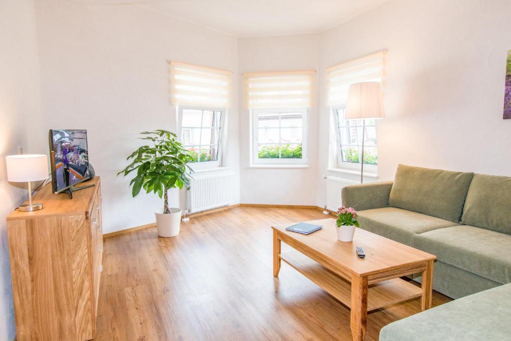 TV a/nebo společenská místnost v ubytování Ferienwohnung Dietsche Todtnau