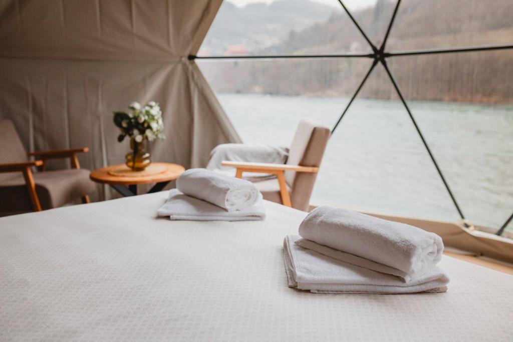 Příroda nedaleko luxury tent