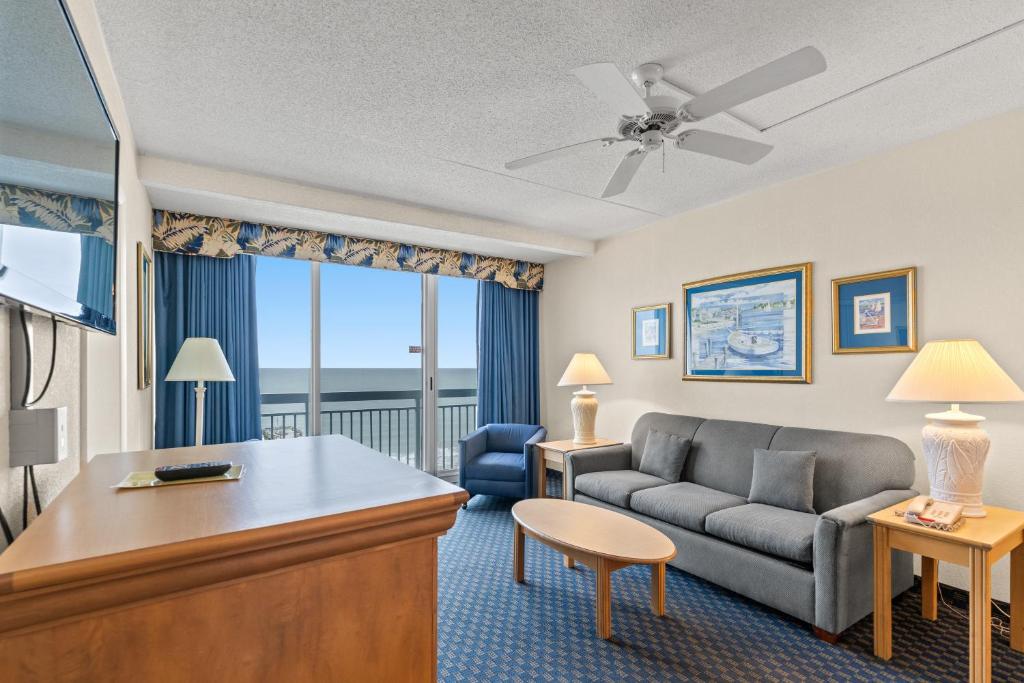 Yachtsman Oceanfront Resort - 