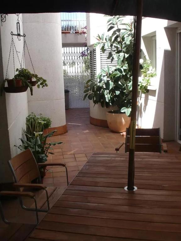 Balkón alebo terasa v ubytovaní Comfortable House in Sitges with Shared Pool