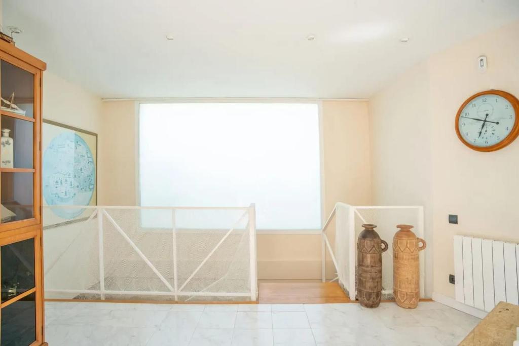 Posteľ alebo postele v izbe v ubytovaní Comfortable House in Sitges with Shared Pool