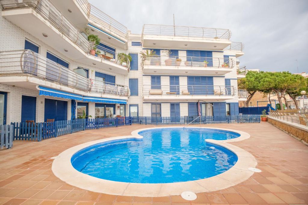 Bazén v ubytovaní Atico con Piscina en Ametlla de Mar alebo v jeho blízkosti