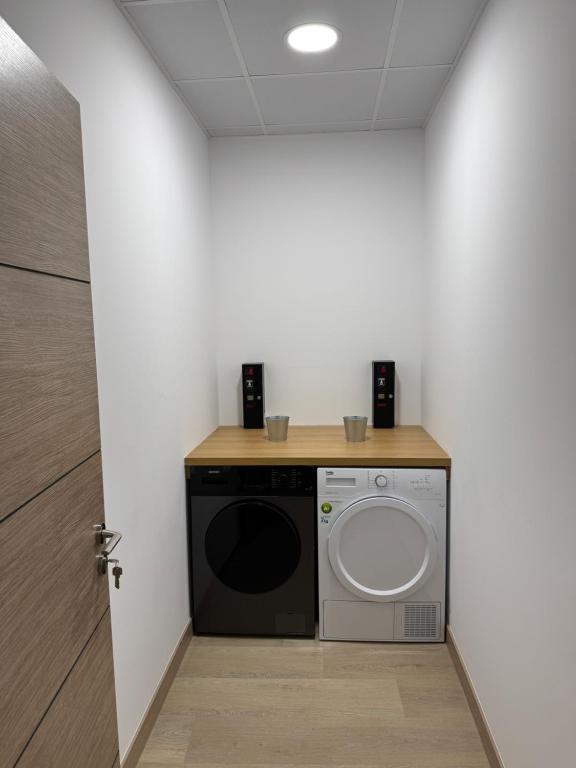 Apartamentos Turisticos Peregrin Palas - 1