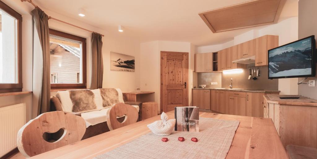 Η κουζίνα ή μικρή κουζίνα στο Residence Alpenrose