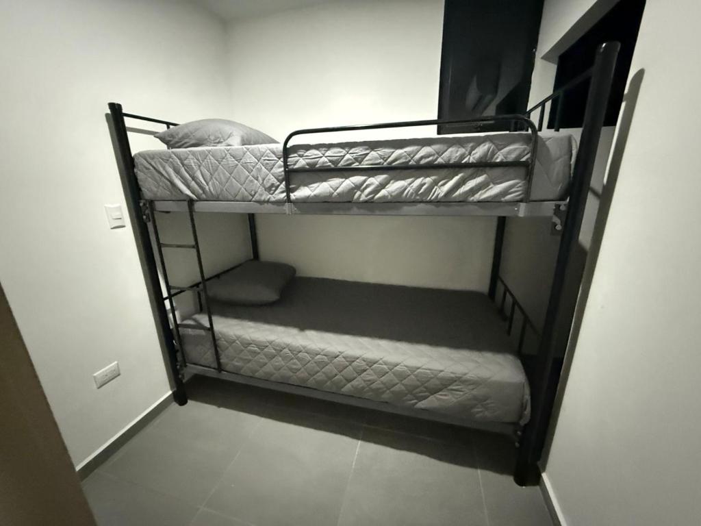 Postel nebo postele na pokoji v ubytování Paradise Apartment at Gallerias Escalon