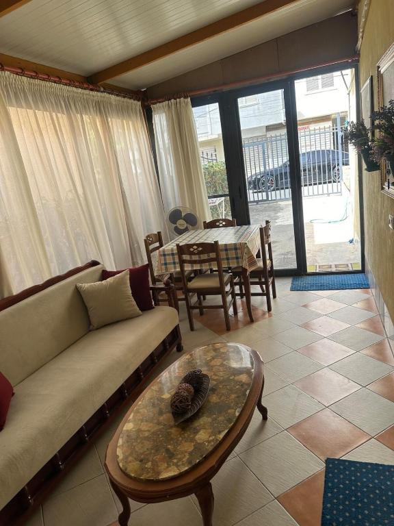 Prostor za sedenje u objektu Kevin s house
