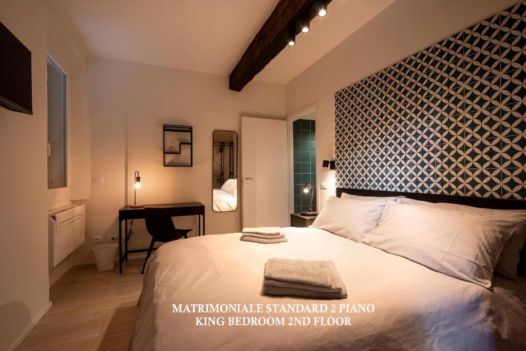 Reggio Center Lovely Rooms - Double Room With Private Bathroom