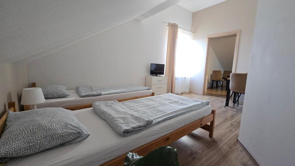 VIP VILLAGE Las Woda Rower - Podgrzewany Basen, Balia, Sauna - Chambre Quadruple Avec Salle De Bains