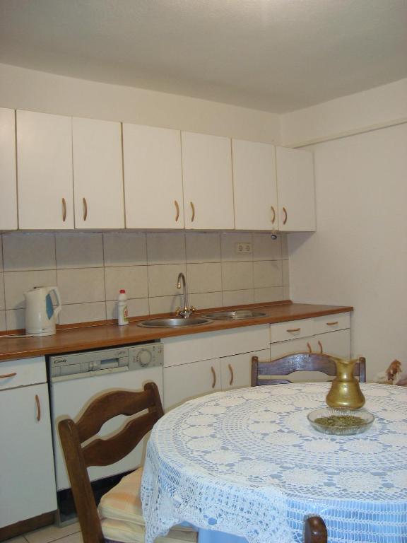 Kuchyň nebo kuchyňský kout v ubytování Hostel Nina Mostar