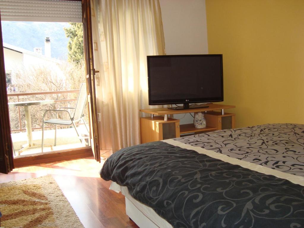 TV a/nebo společenská místnost v ubytování Hostel Nina Mostar
