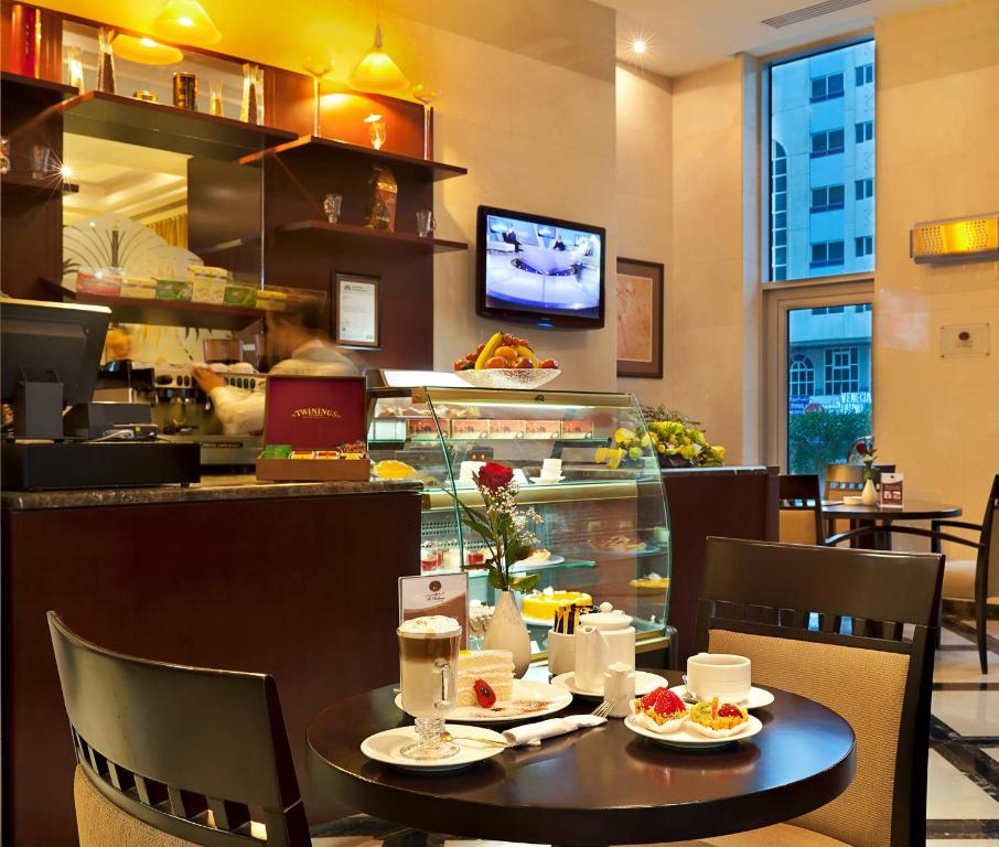 Al Manzel Hotel Apartments - Resim 21