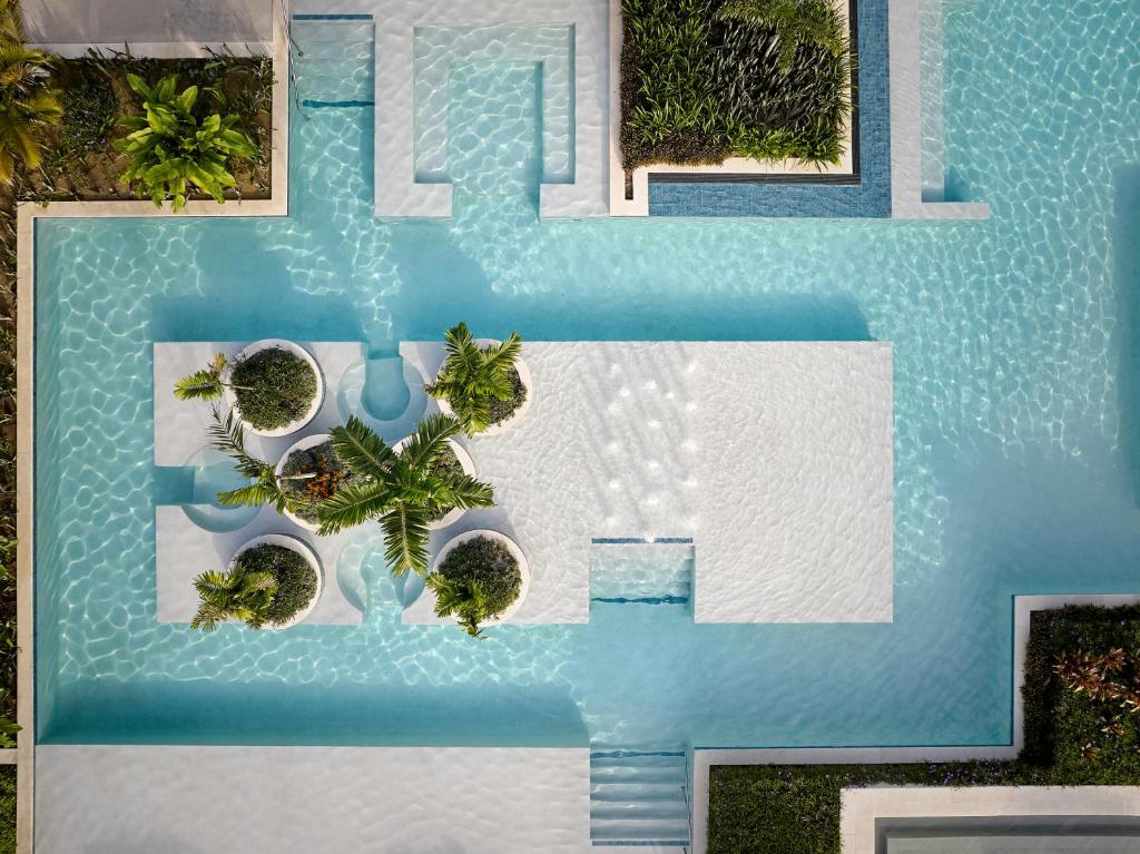 Zahrada ubytování Crowne Plaza Fiji Nadi Bay Resort & Spa by IHG