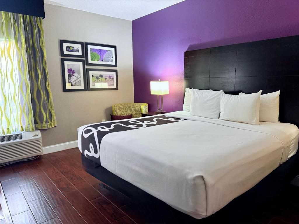 La Quinta by Wyndham Orlando Universal area - Free Shuttle to Universal - 