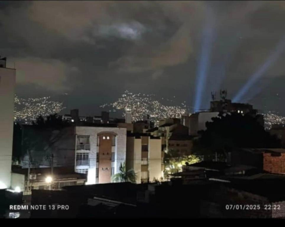 Nespecifikovaný výhled na destinaci Medellín nebo výhled na město při pohledu z apartmánu