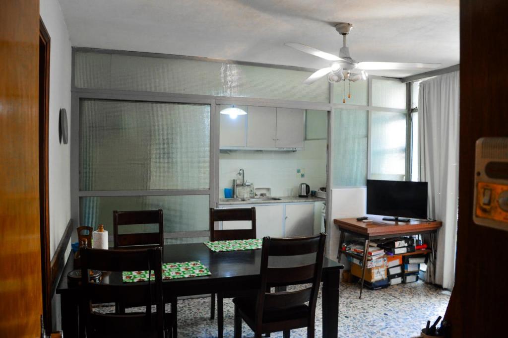 TV a/nebo společenská místnost v ubytování Habitación "Norte" con baño privado al fondo - 3B