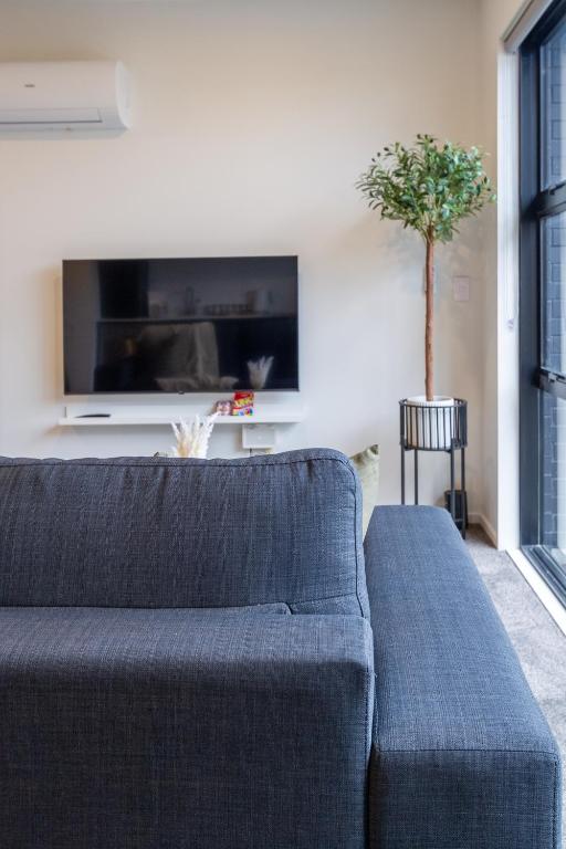 Prime Family 4 Bedroom Retreat Near Stadium & Cafe - Resim 10