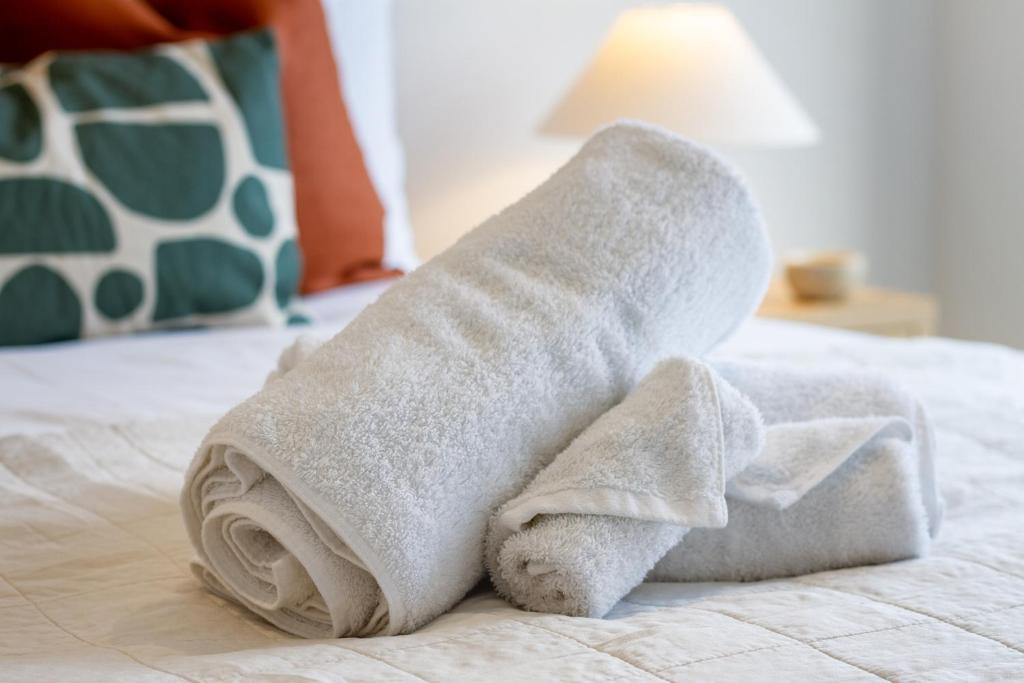 Prime Family 4 Bedroom Retreat Near Stadium & Cafe - Resim 28