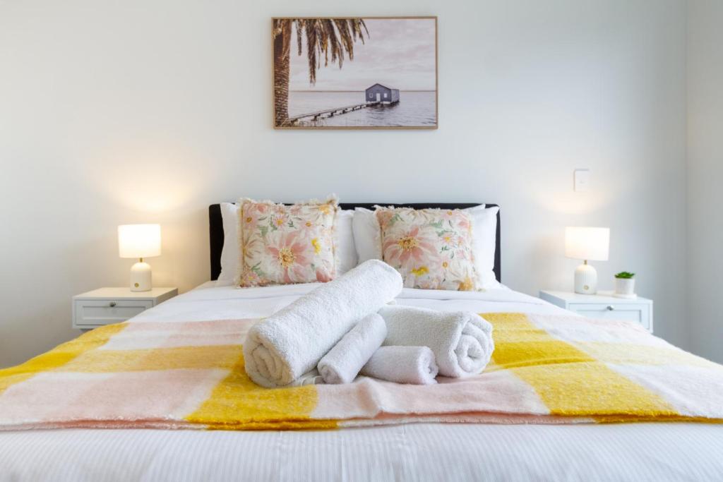 Prime Family 4 Bedroom Retreat Near Stadium & Cafe - Resim 33