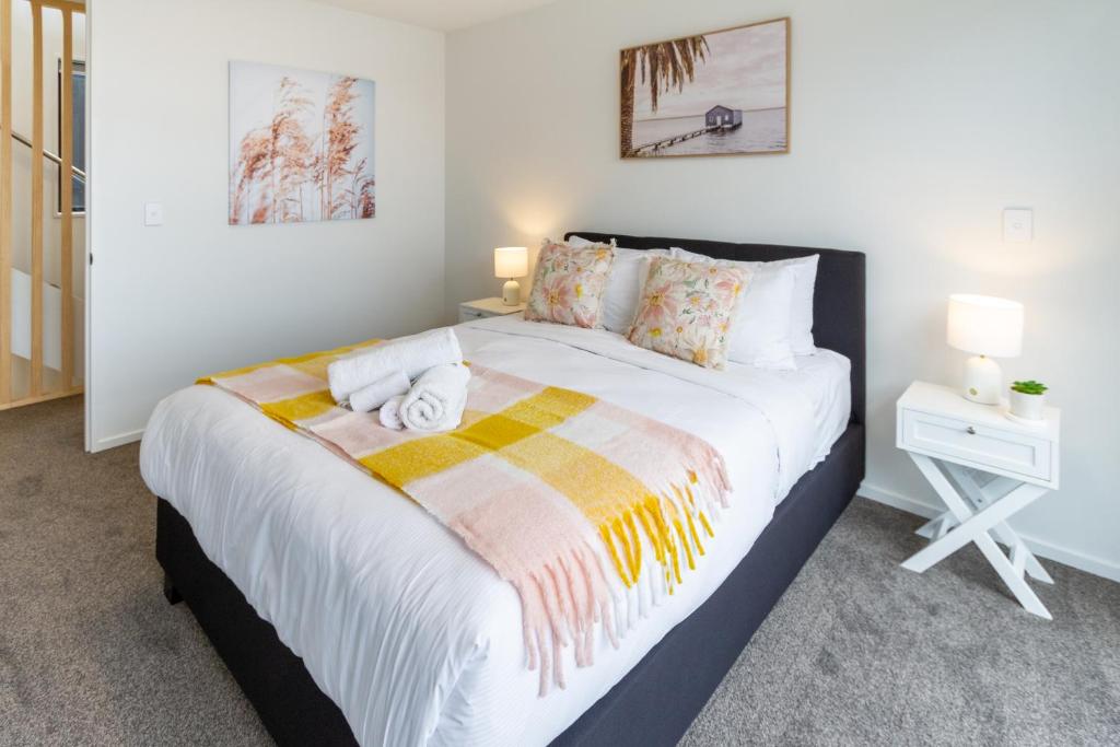 Prime Family 4 Bedroom Retreat Near Stadium & Cafe - Resim 35