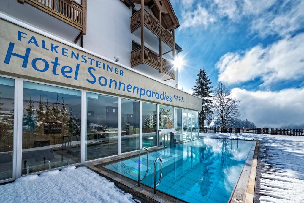 Basen w obiekcie Falkensteiner Hotel & Spa Sonnenparadies lub w pobliżu