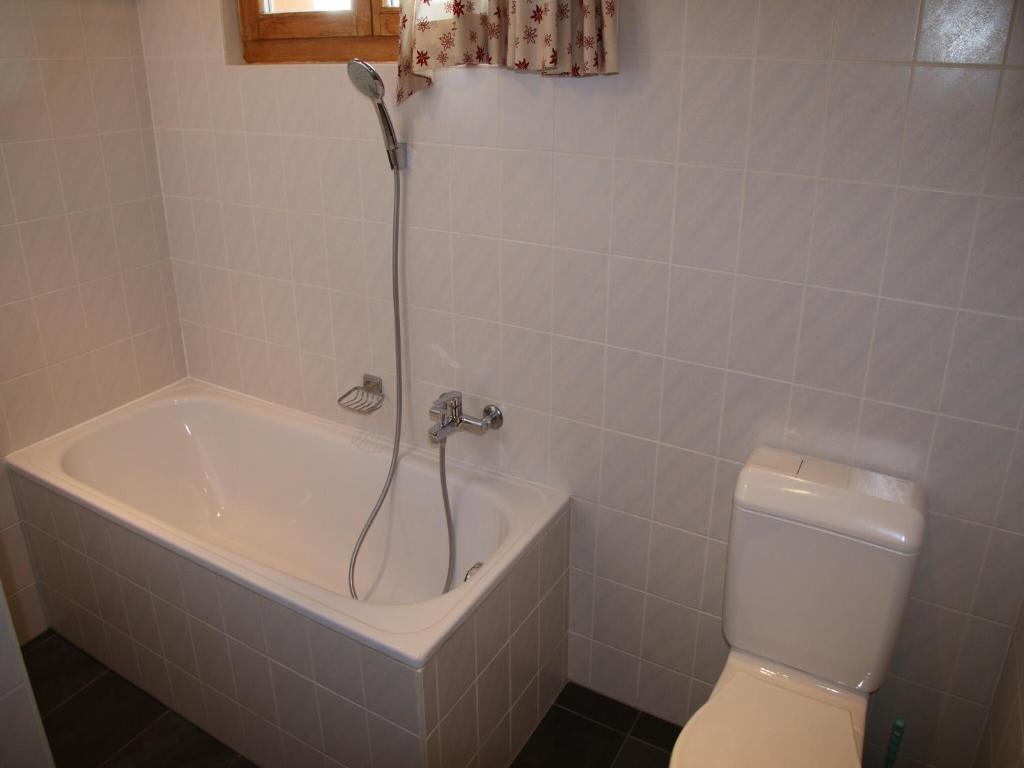 Koupelna v ubytování 3-bedroom apartment in Veysonnaz