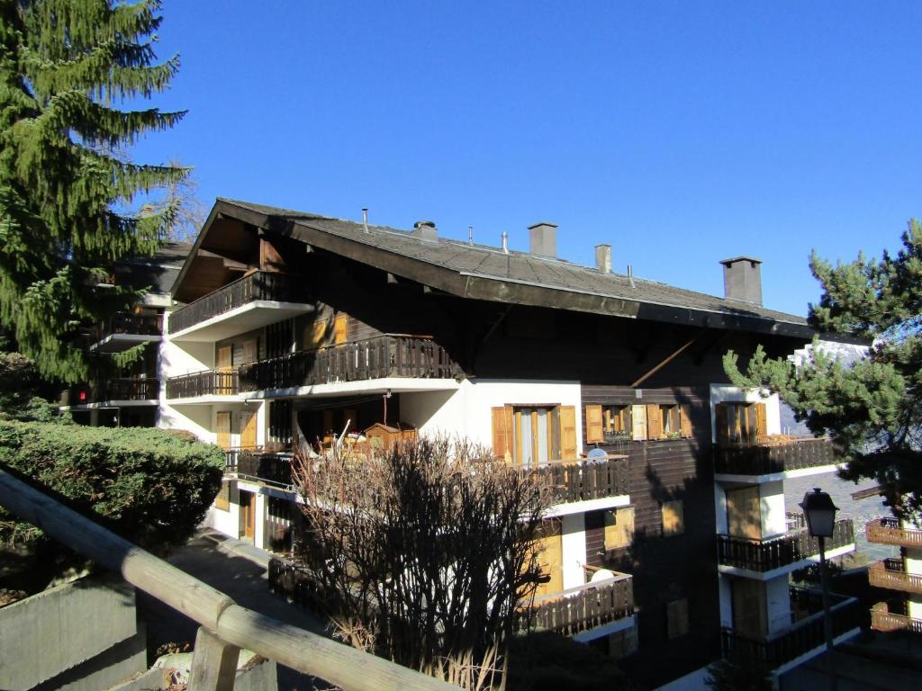 Apartment in Les Mélèzes near Gondola