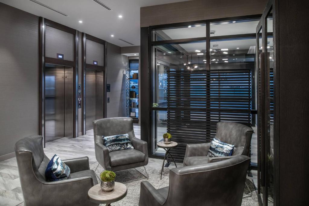 Posezení v ubytování Residence Inn by Marriott Weehawken