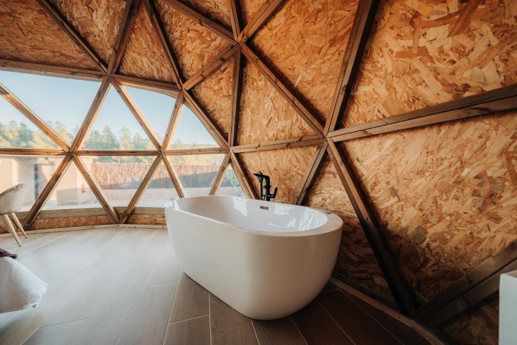 Koupelna v ubytování El Molí Glamping