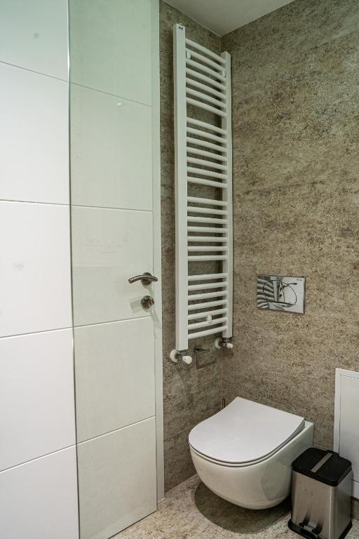 Koupelna v ubytování Brilijant Lux Apartman
