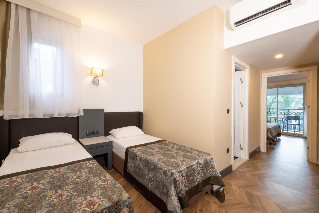 Crystal Aura Beach Resort & Spa - Ultimate All Inclusive - 