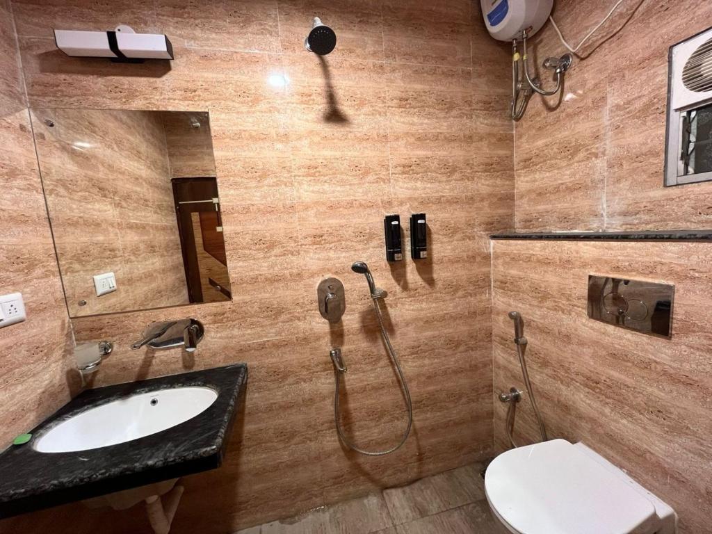 Koupelna v ubytování Sarai Inn
