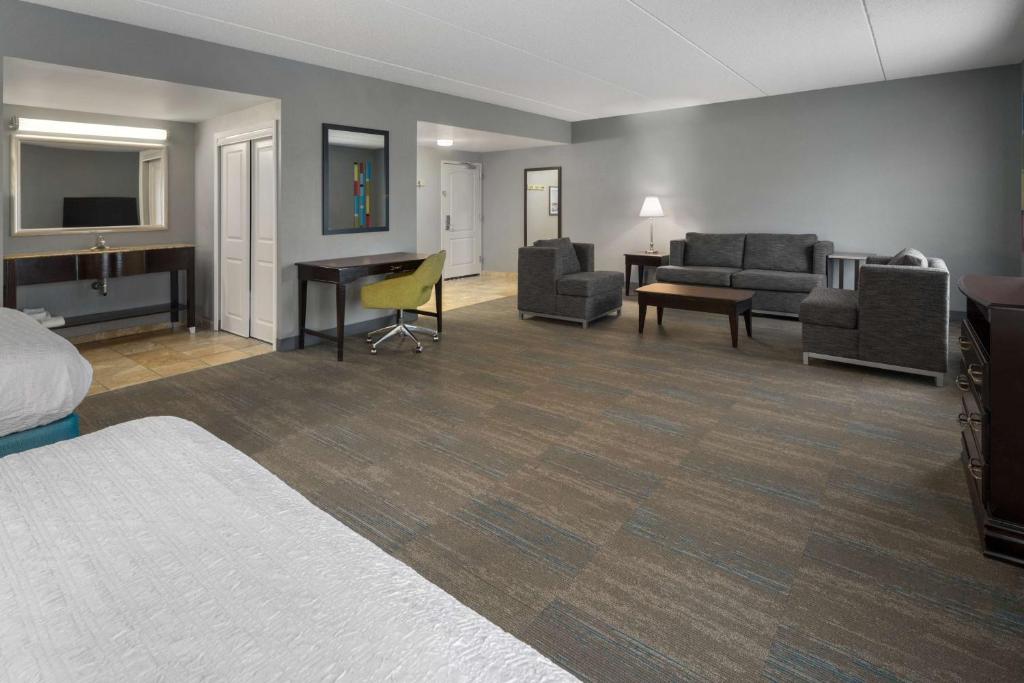 Postel nebo postele na pokoji v ubytování Hampton Inn Rochester - Irondequoit