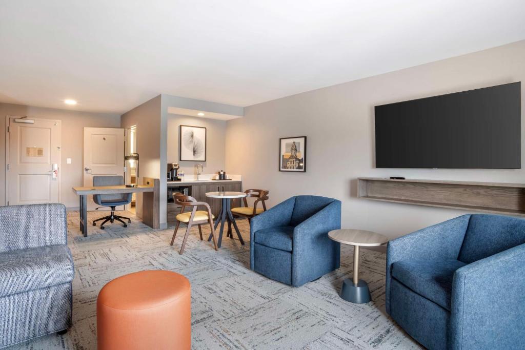Hilton Garden Inn Charlotte/Concord - One-Bedroom King Suite