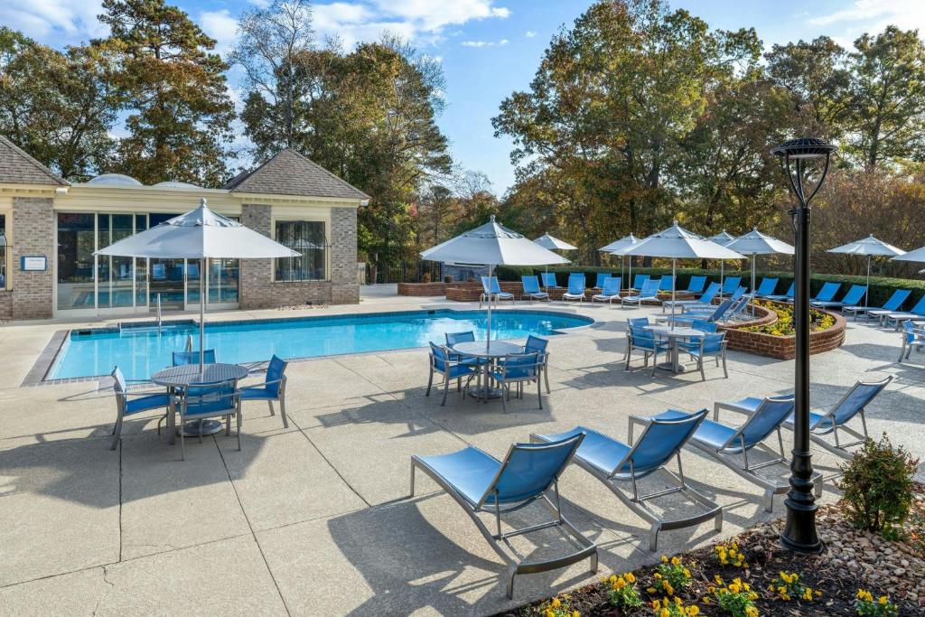 Marriott's Manor Club at Ford's Colony photo