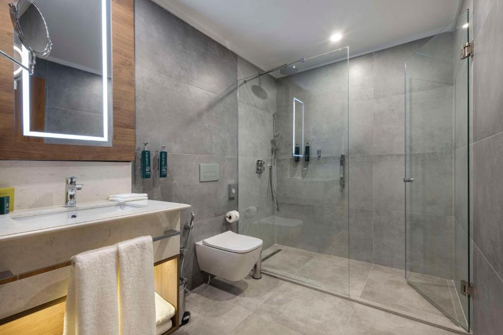 Doubletree By Hilton Suites Trabzon Yomra - Suite Familiale Communicante à 4 Chambres