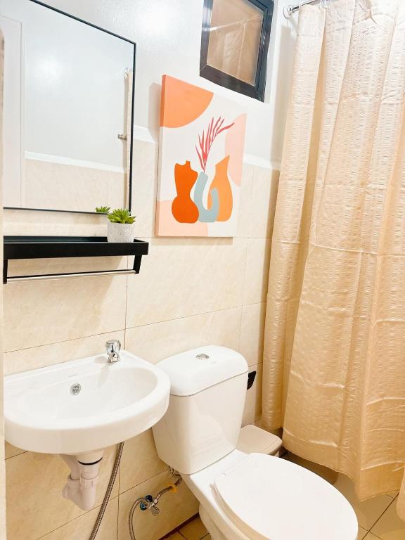 Koupelna v ubytování Resort Vibes Fully Furnished Condo in Cebu
