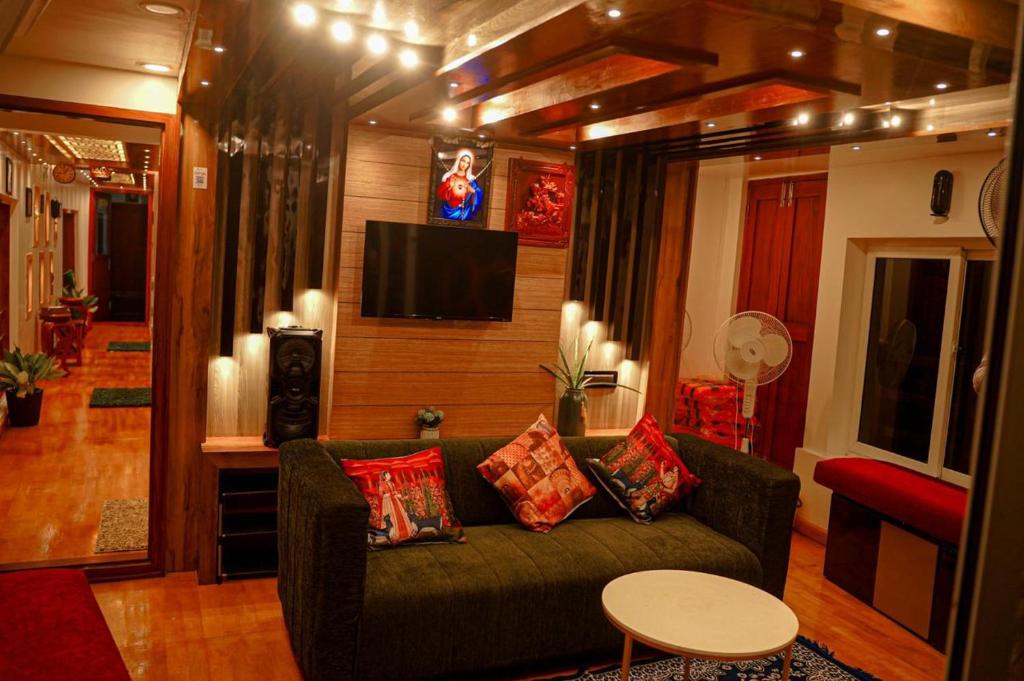 Posezení v ubytování Dreams Spectrum Luxury houseboat