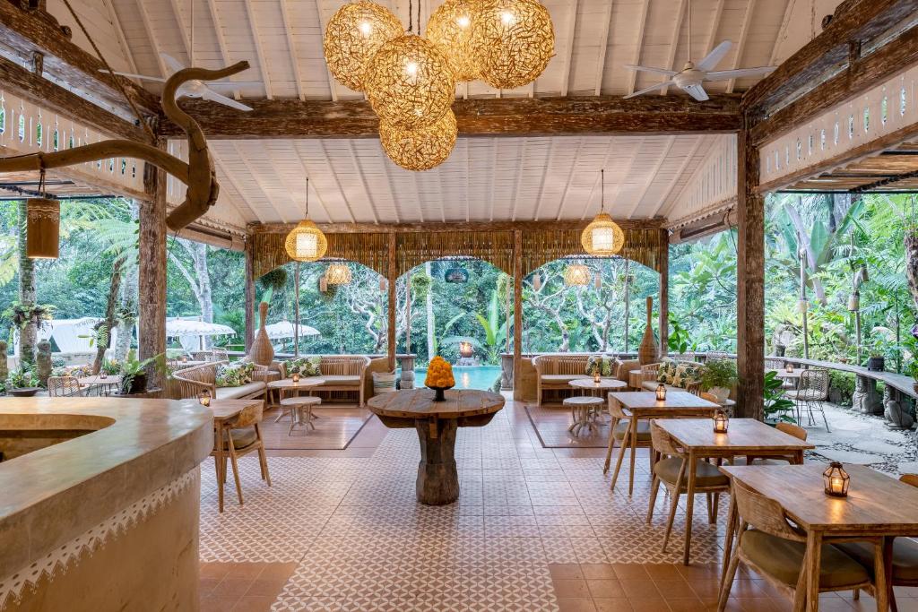 Restaurace v ubytování Pramana Giri Kusuma