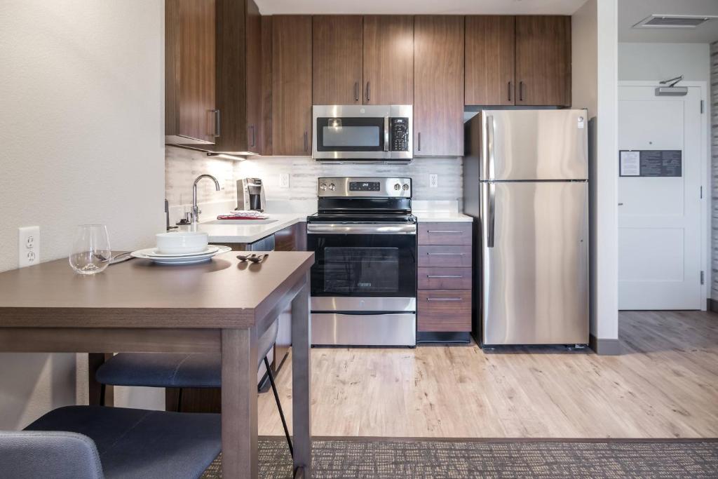 Residence Inn by Marriott San Jose North/Silicon Valley photo