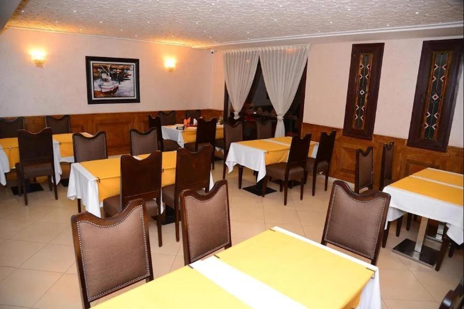 Restaurace v ubytování Hotel Al amal Tiznit