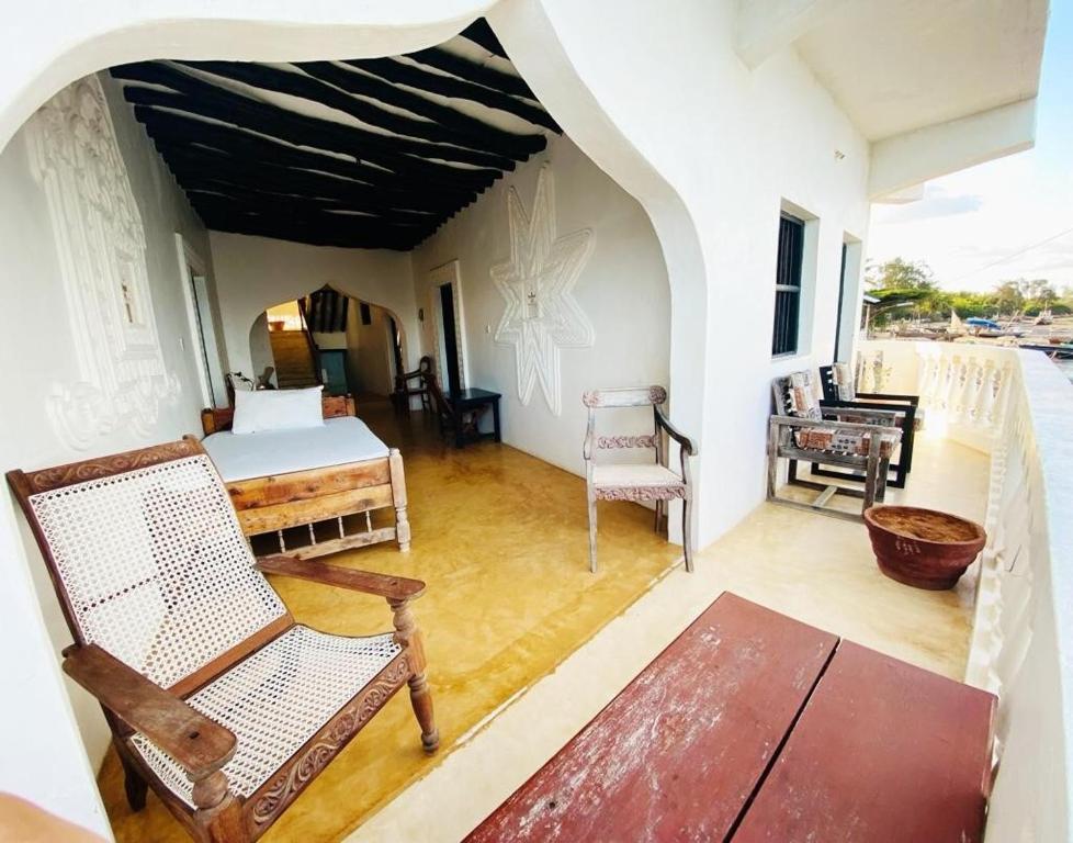 Posezení v ubytování Stopover Guest House and Restaurant