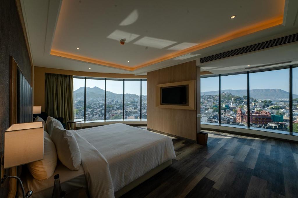 Nespecifikovaný výhled na hory nebo výhled na hory při pohledu z hotelu