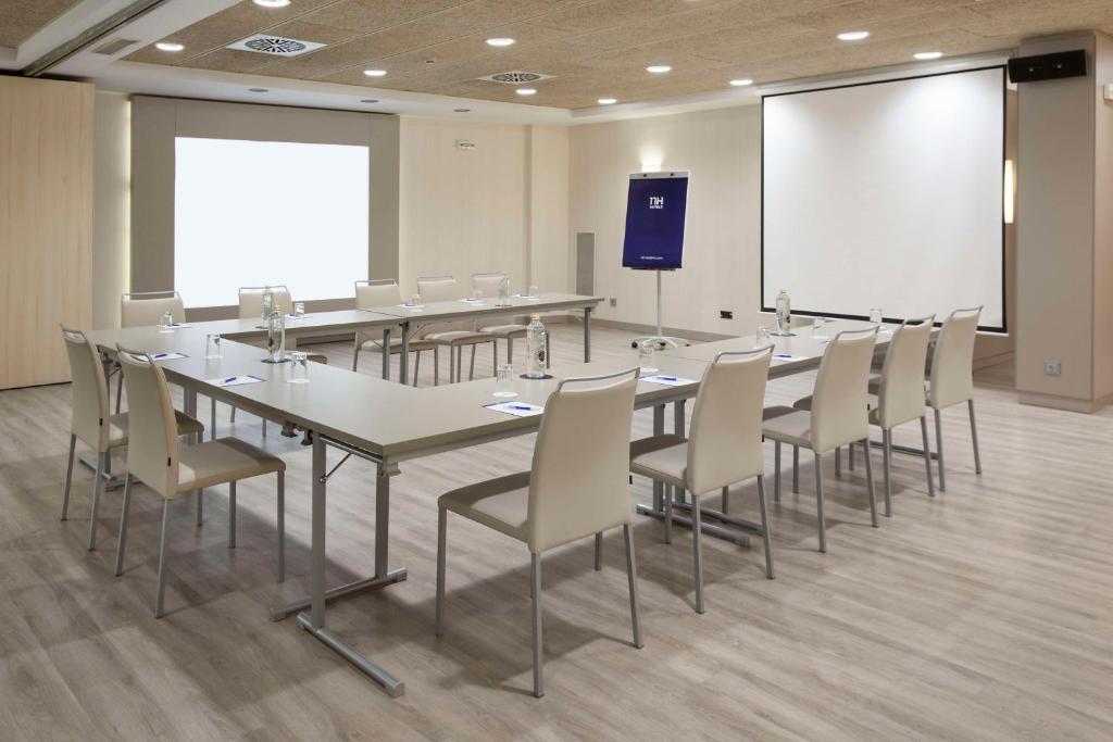 Konferenční prostory v ubytování NH Pamplona Iruña Park