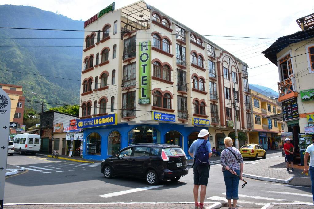 Nespecifikovaný výhled na hory nebo výhled na hory při pohledu z hotelu